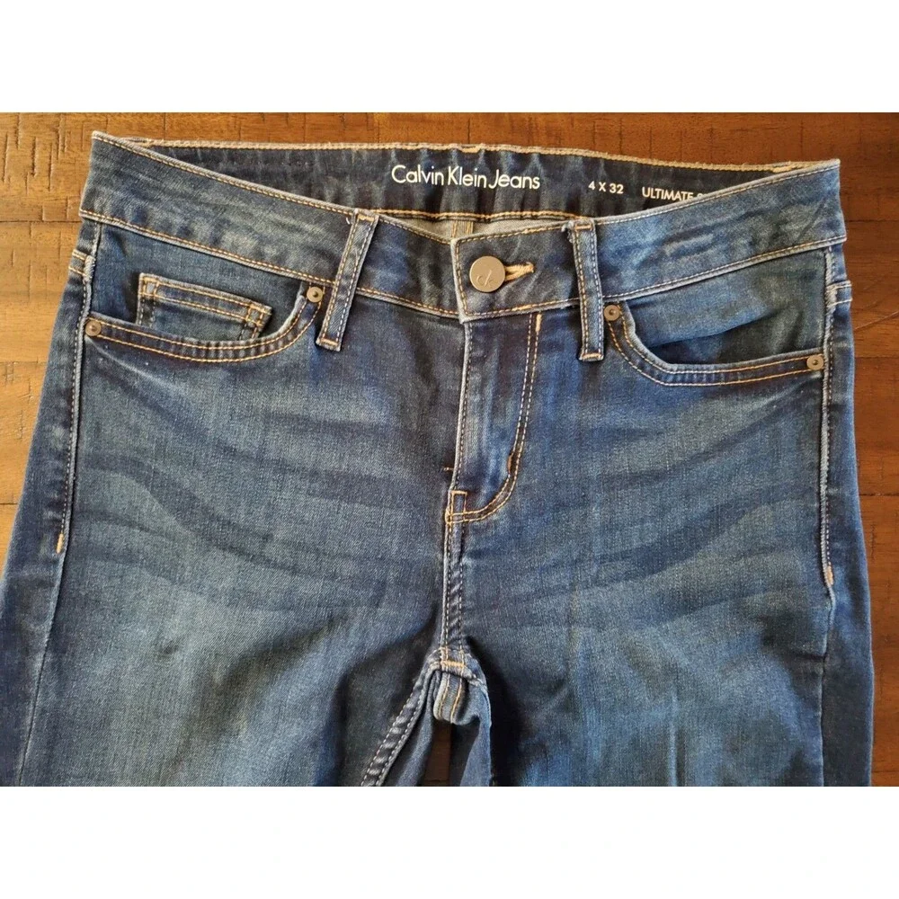 Calvin Klein Women's Ultimate Skinny Stretch Straight Leg Jeans - Size 4 x 32